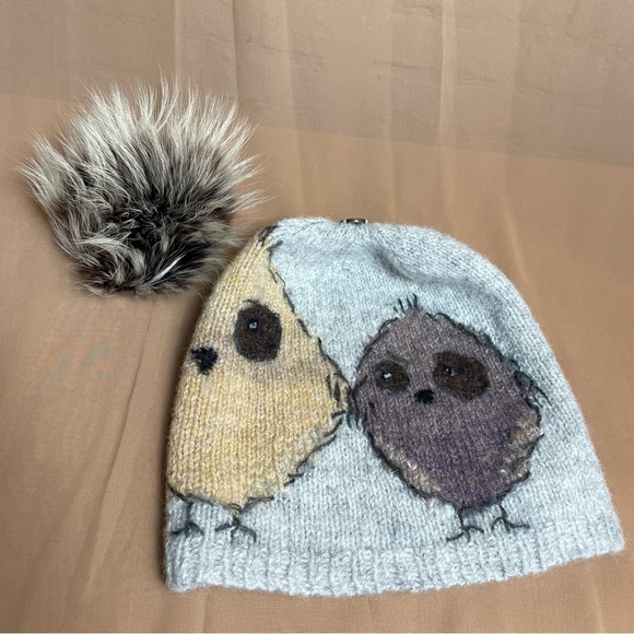 Handmade knit wool hat with 2 friendly owls and real fox detachable pompom main image 4